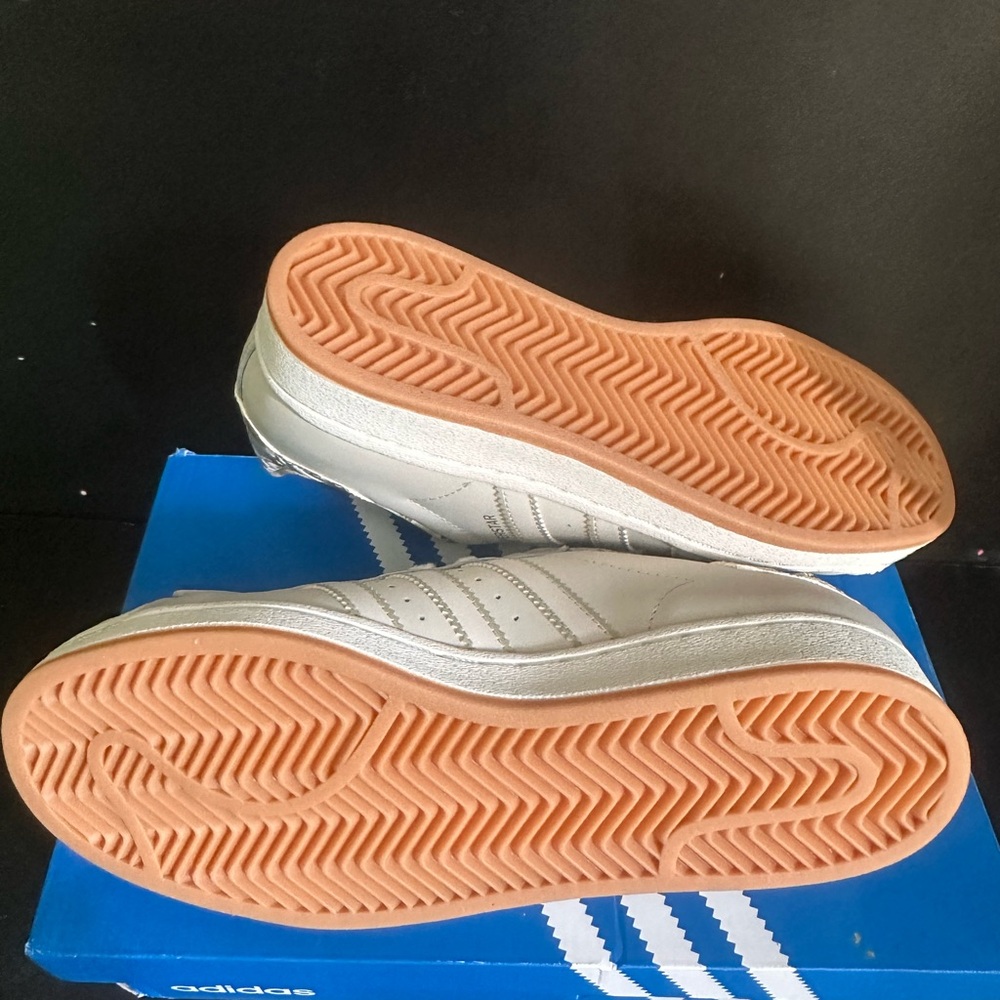 Adidas Superstar camo Sneakers 5 NWT - Picture 6 of 6